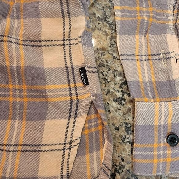 Volcom Long sleeve plaid button down don't mess shirt size xs - Picture 5 of 6